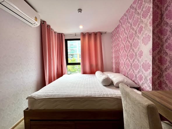 bedroom of The Excel Hideaway Sukhumvit 50
