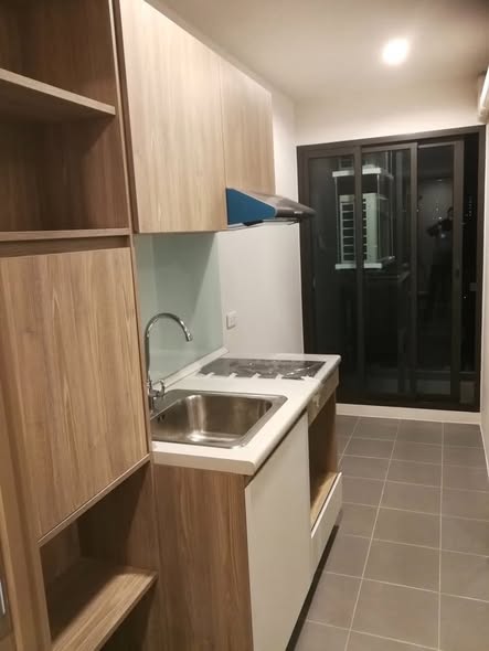 kitchen of The Excel Hideaway Sukhumvit 71
