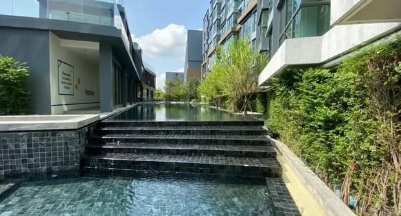 pool of The Excel Hideaway Sukhumvit 71