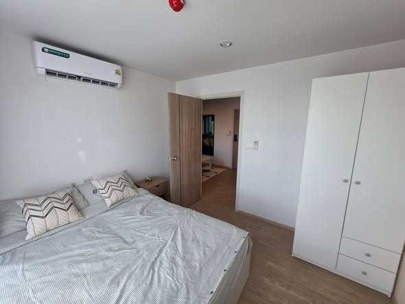 bedroom and room interior of The Excel Ratchada 18