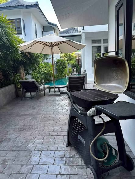 The Executive House ႁိူၼ်း