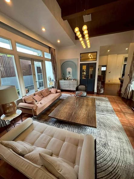 living room of The Executive House ႁိူၼ်း