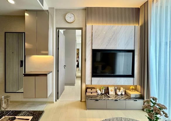 living room and bedroom and bathroom of THE EXTRO Phayathai-Rangnam