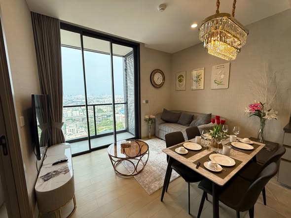 living room and room interior of THE EXTRO Phayathai-Rangnam