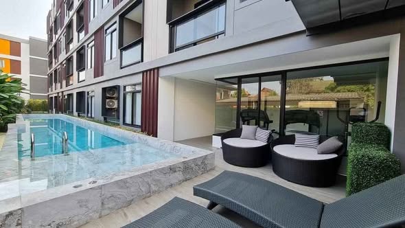 pool of The Fore Condominium