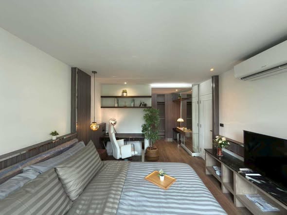 bedroom of The Fortynine Plus 2