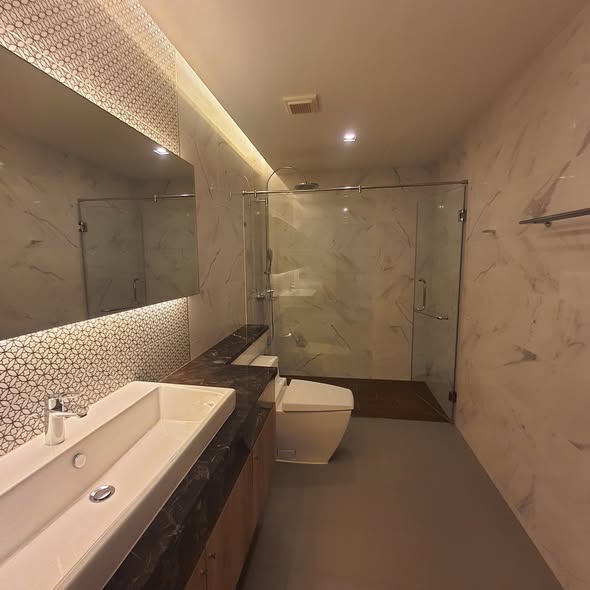 bathroom of The Fourwings Residence