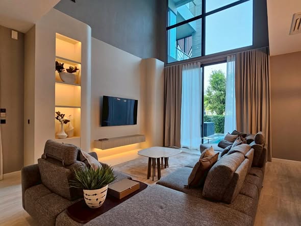 bedroom and living room of The Gentry Phatthanakan 2 เดอะ เจนทริ พัฒนาการ 2