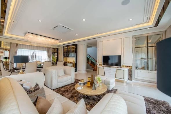living room of เดอะ แกรนด์ ลักซ์ บางนา-สวนหลวง THE GRAND LUX BANGNA- SUANLUANG