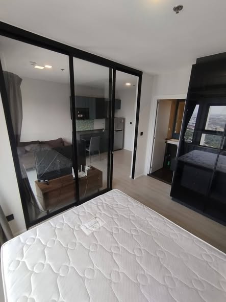 bedroom and room interior of The Key MRT Phetkasem 48
