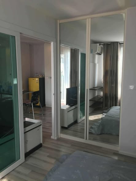 bedroom and room interior of The Key Phahonyothin 34