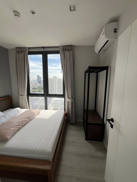 bedroom and room interior of The Key Rama 3