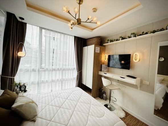 bedroom of The Kris Express 2