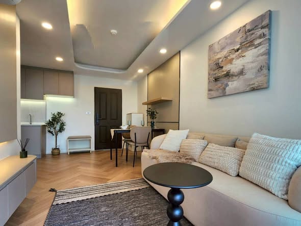 living room of The Kris Extra 4