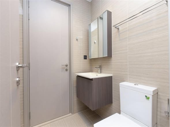 bathroom of THE LINE Asoke-Ratchada