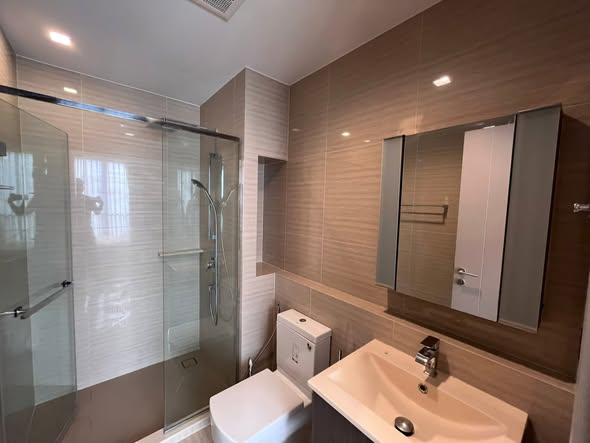 room interior and bathroom of THE LINE Asoke-Ratchada