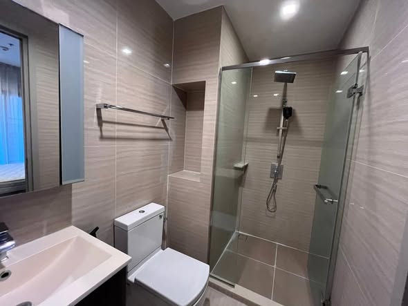 room interior and bathroom of THE LINE Asoke-Ratchada