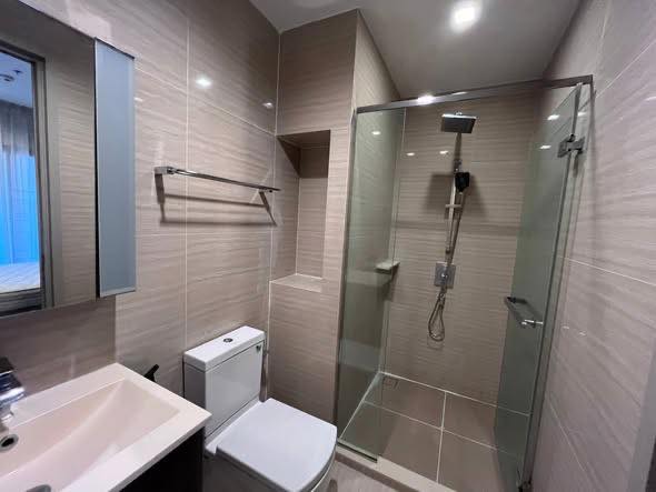 room interior and bathroom of THE LINE Asoke-Ratchada