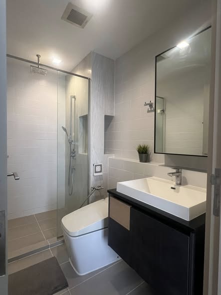 bathroom of THE LINE Jatujak-Mochit