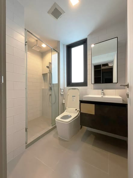 room interior and bathroom of THE LINE Jatujak-Mochit