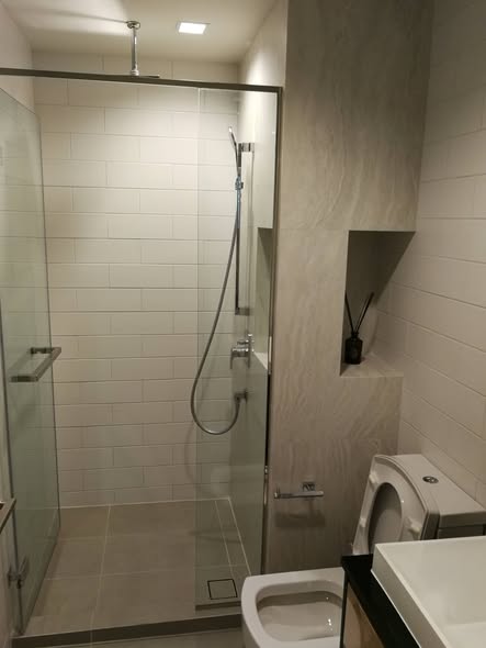 room interior and bathroom of THE LINE Jatujak-Mochit