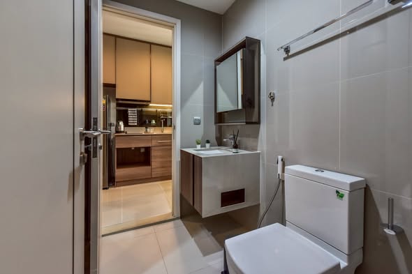 bedroom and bathroom of THE LINE Phahon-Pradipat