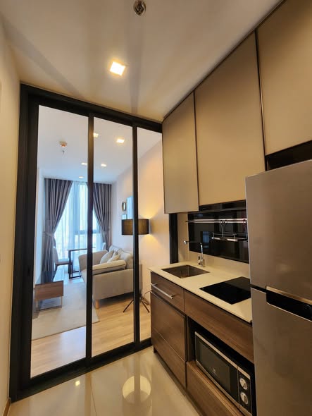 bedroom and room interior of THE LINE Phahon-Pradipat