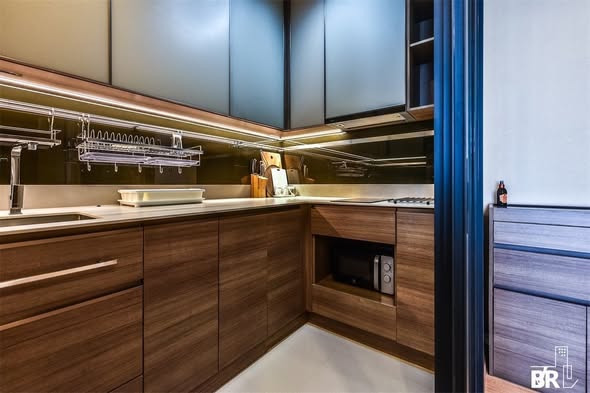 kitchen of THE LINE Phahon-Pradipat