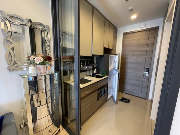 room interior of THE LINE Phahon-Pradipat
