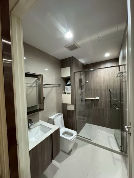 room interior of THE LINE Phahon-Pradipat