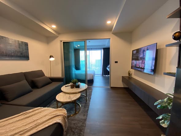 bedroom and living room of THE LINE Phahonyothin Park