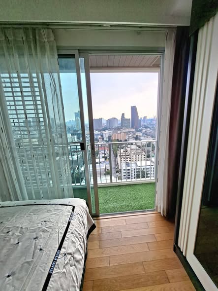 bedroom and room interior of THE LINE Phahonyothin Park