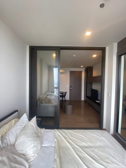 bedroom and room interior of THE LINE Sukhumvit 71