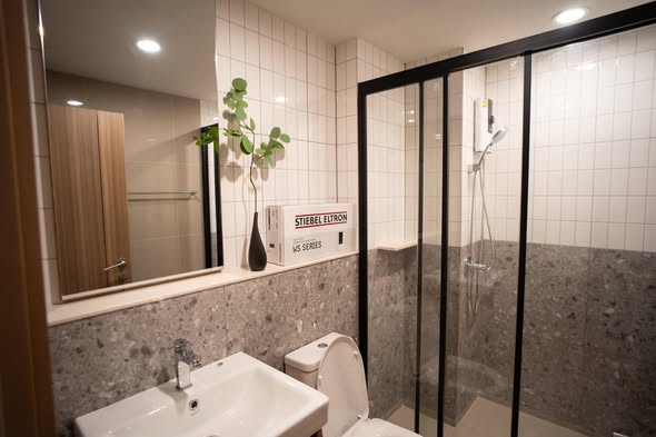 room interior and bathroom of The Line Vibe เดอะ ไลน์ ไวบ์