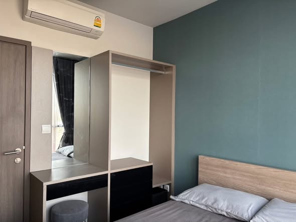bedroom and room interior of THE LINE Wongsawang