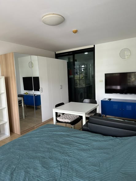 bedroom of The Link Sukhumvit 50