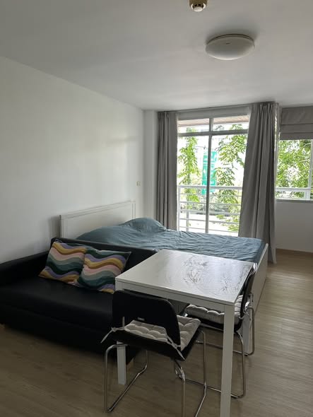 bedroom of The Link Sukhumvit 50