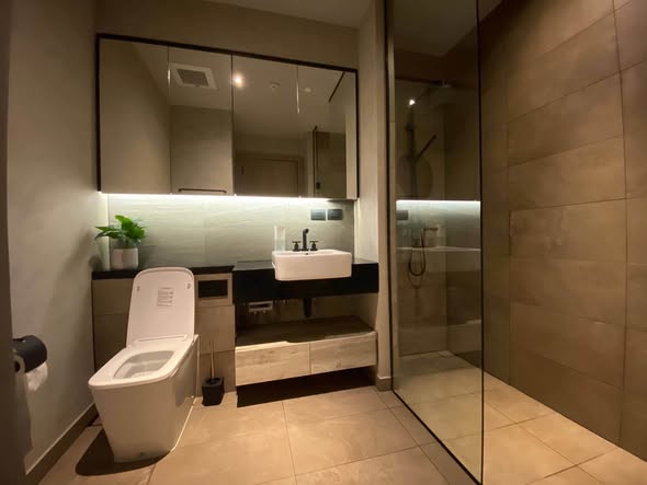 bathroom of The Lofts Asoke