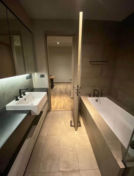bathroom of The Lofts Asoke