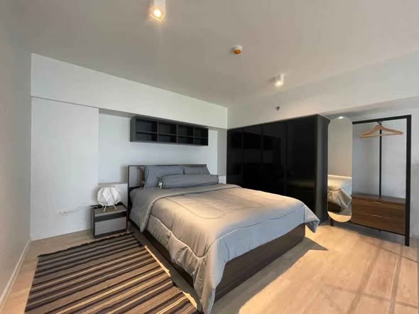bedroom of The Lofts Silom by Raimon Land