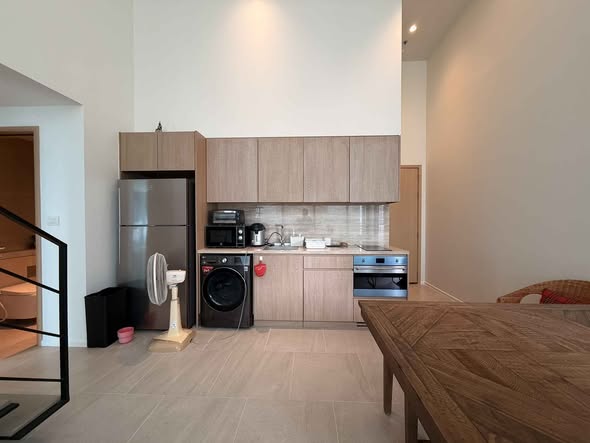 The Lofts Silom by Raimon Land
