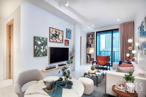living room of The Lofts Silom by Raimon Land