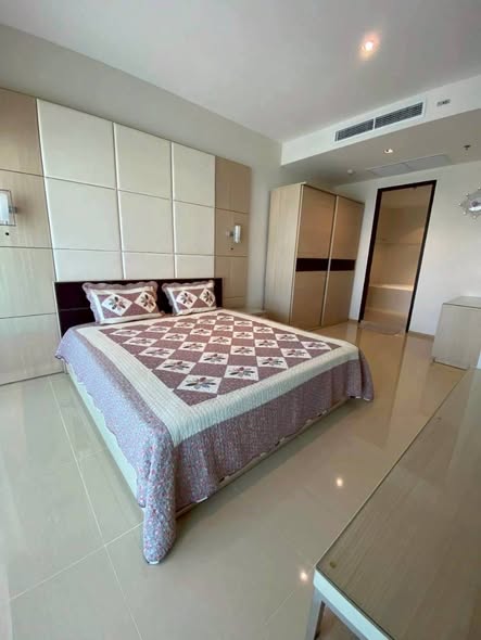 bedroom of The Madison