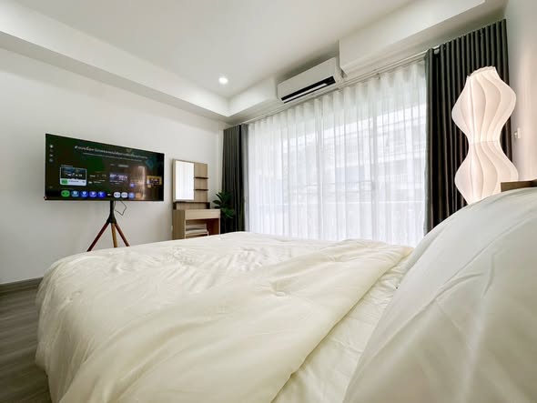 bedroom and room interior of The Majestic Jomtien