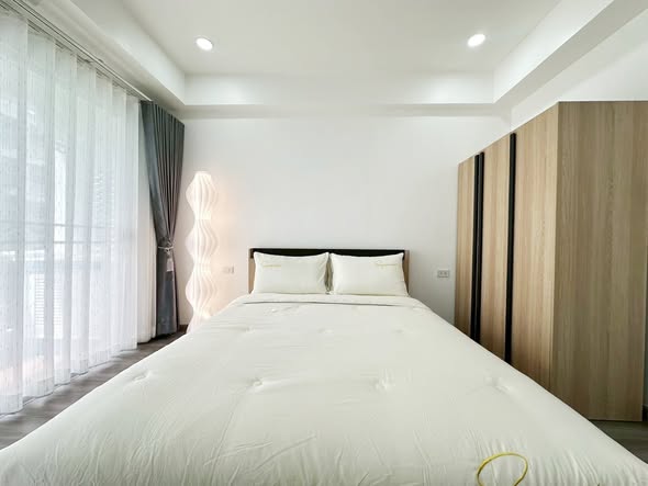 bedroom and room interior of The Majestic Jomtien