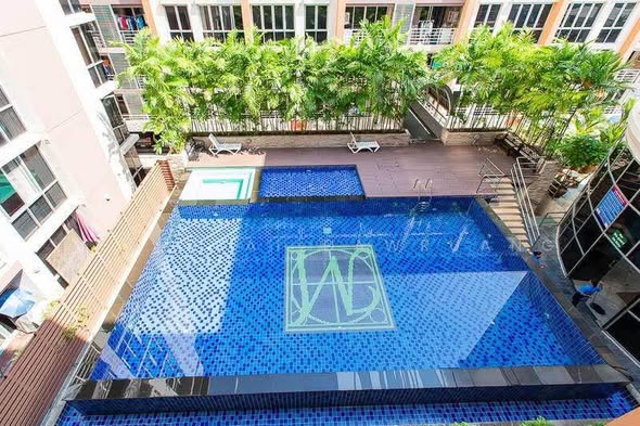 pool of The Master Sathon Executive