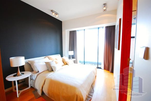 bedroom of The Met Condominium