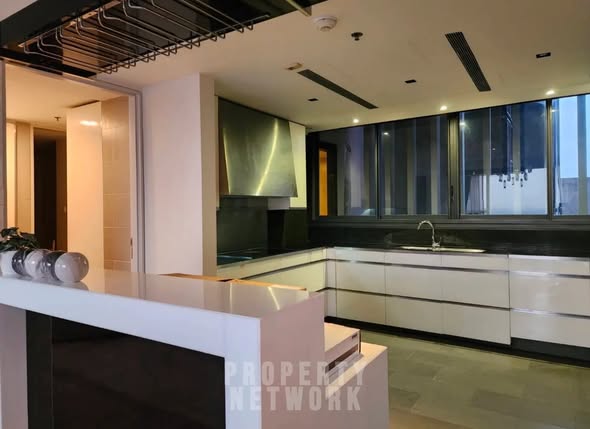 The Met Condominium