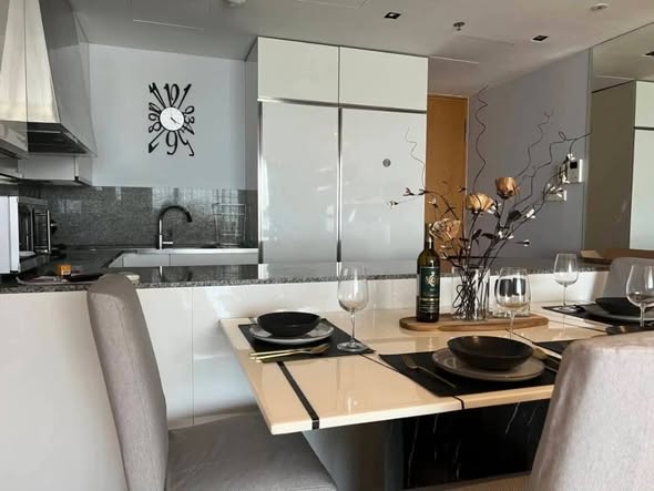 kitchen of The Met Condominium