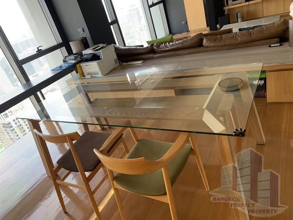 room interior of The Met Condominium